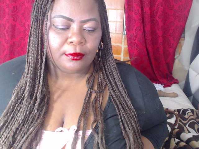 ShantalBBW live cam preview