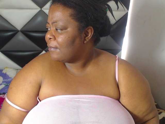 ShantalBBW live cam preview