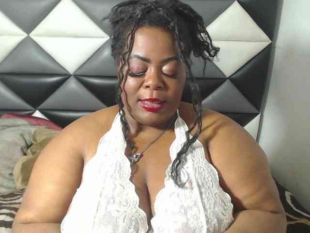 ShantalBBW webcam