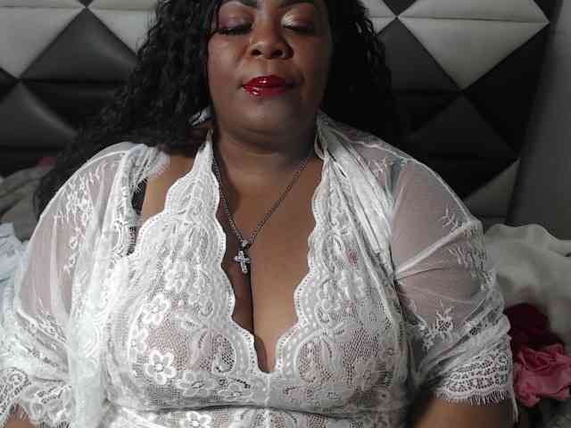 ShantalBBW webcam