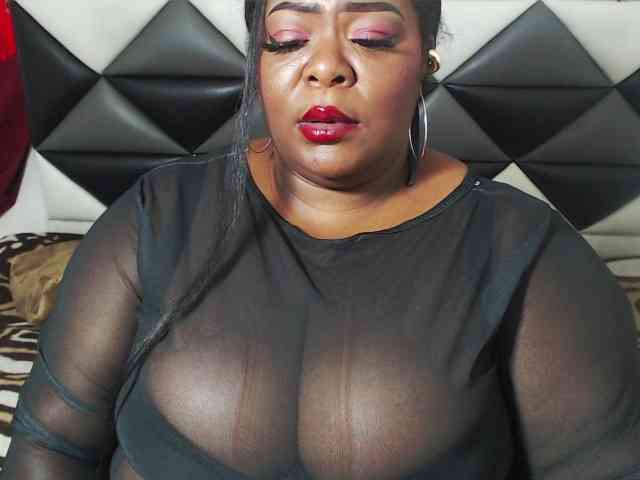 ShantalBBW webcam
