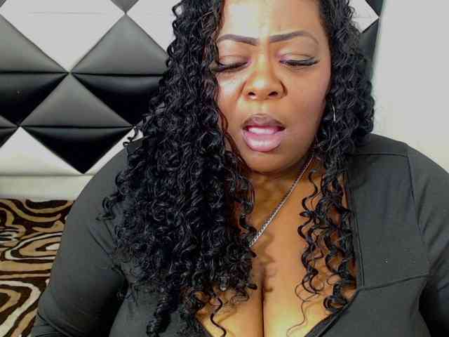 ShantalBBW webcam