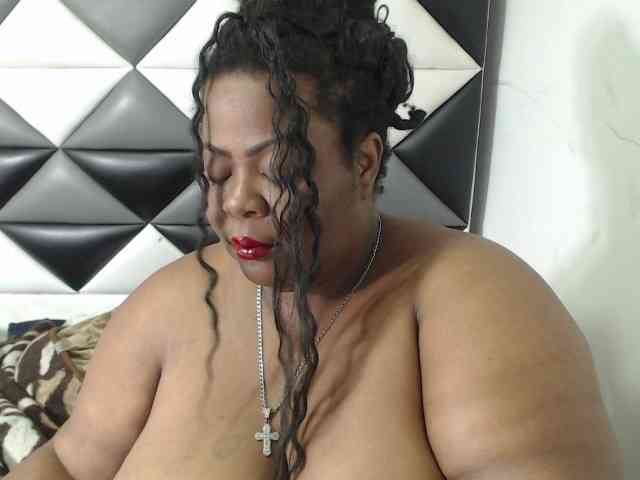ShantalBBW webcam