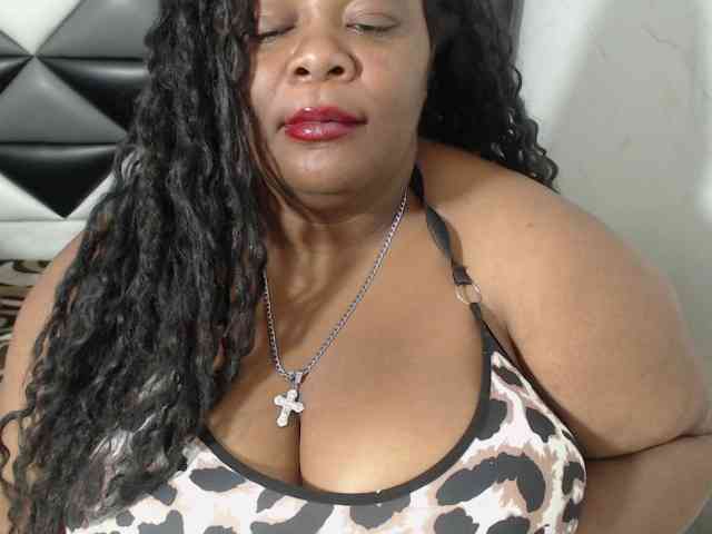ShantalBBW webcam