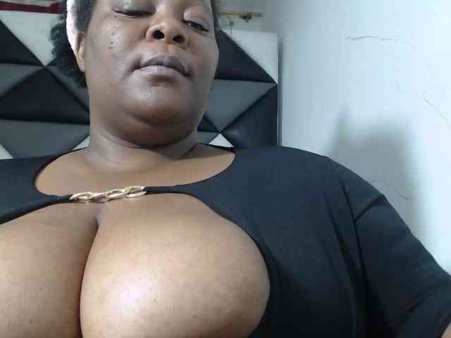 ShantalBBW webcam