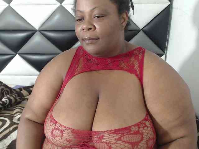 ShantalBBW webcam