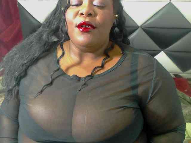 ShantalBBW webcam