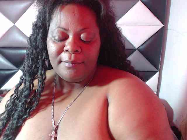 ShantalBBW webcam