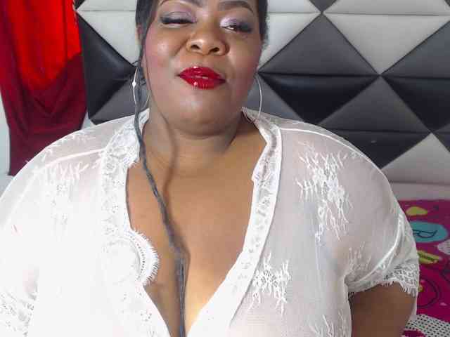 ShantalBBW webcam