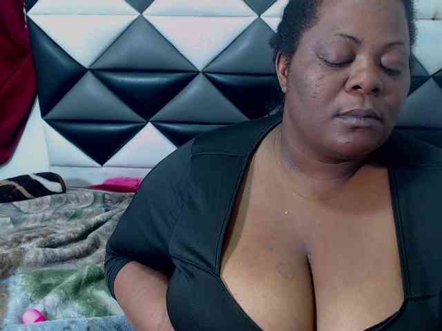 ShantalBBW webcam