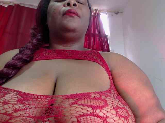 ShantalBBW webcam