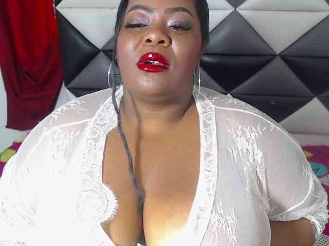 ShantalBBW webcam