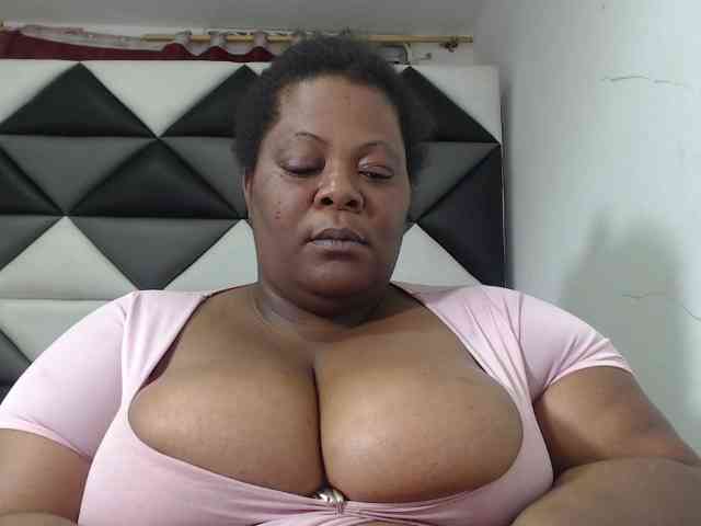 ShantalBBW webcam