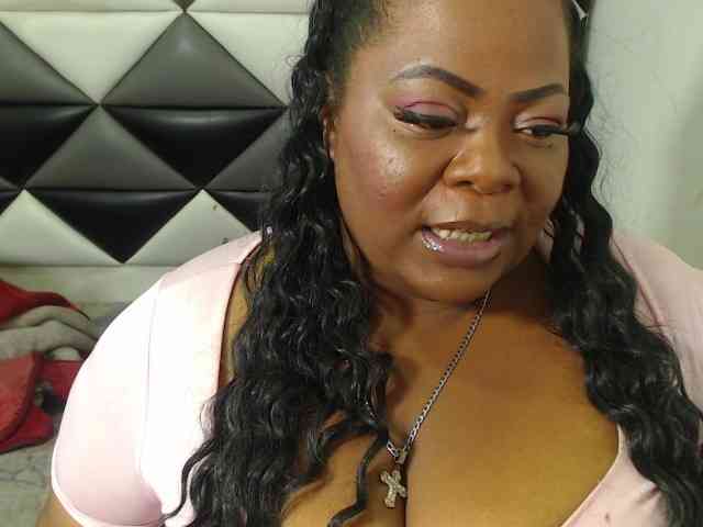 ShantalBBW webcam