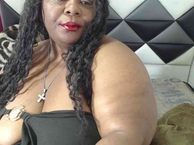 ShantalBBW webcam