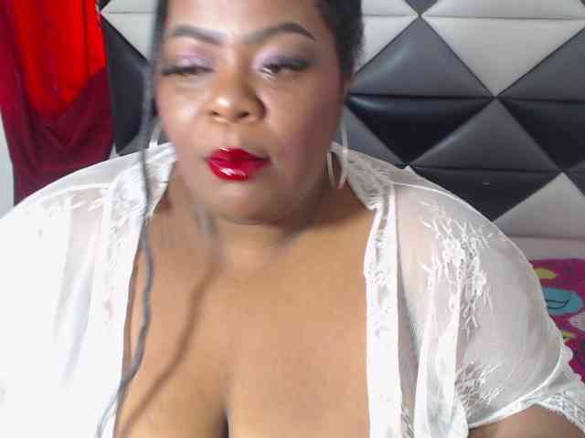 ShantalBBW webcam