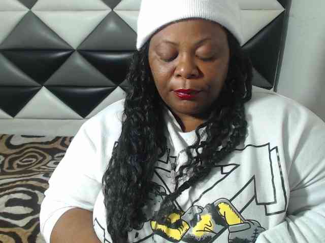 ShantalBBW webcam