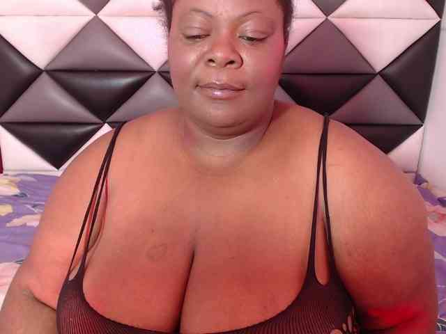 ShantalBBW webcam