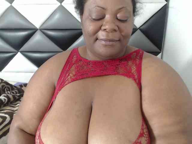 Model: ShantalBBW