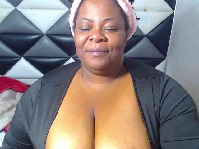 ShantalBBW webcam