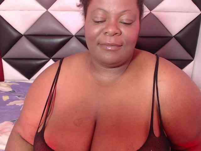 ShantalBBW webcam