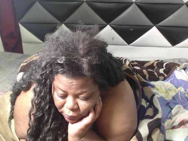 ShantalBBW webcam