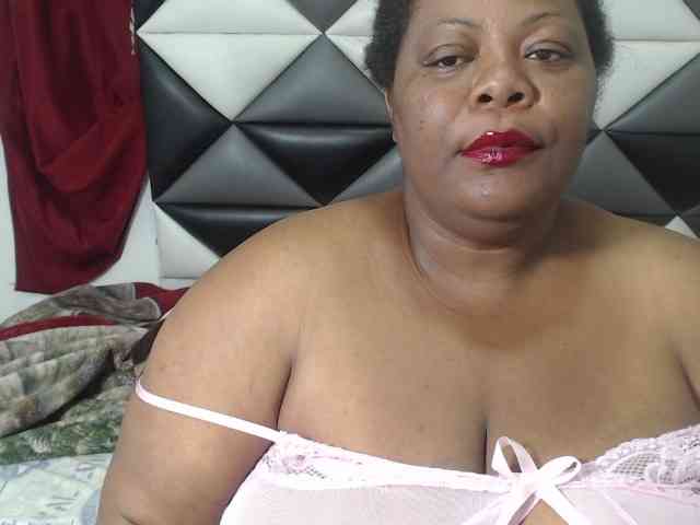 ShantalBBW webcam