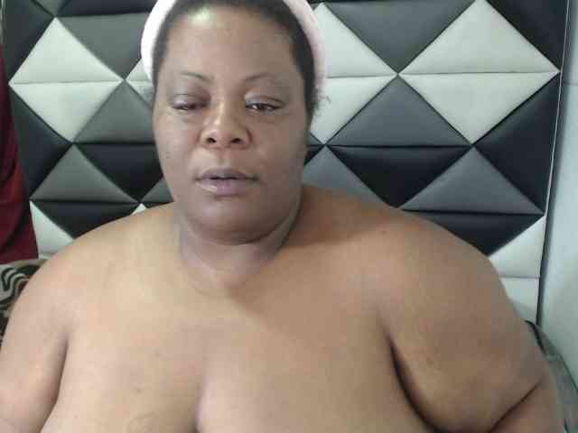 ShantalBBW webcam