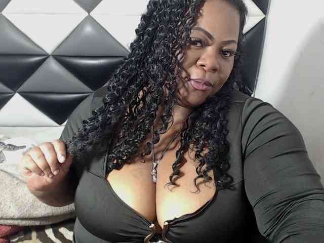 ShantalBBW webcam