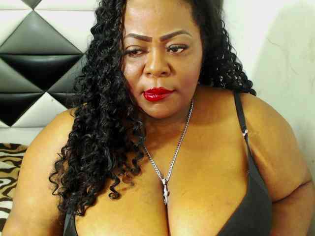 ShantalBBW webcam
