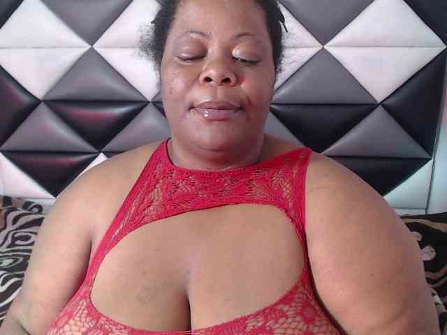 ShantalBBW webcam