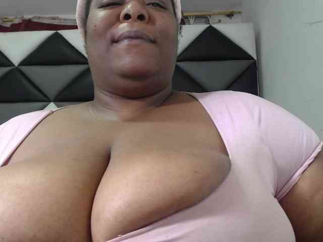 ShantalBBW webcam