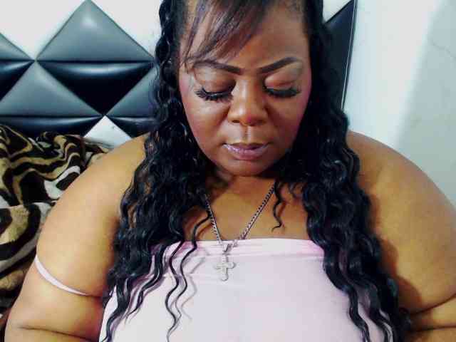 ShantalBBW webcam