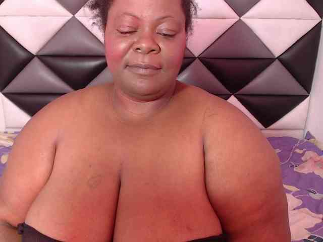ShantalBBW webcam