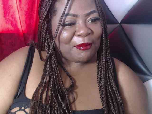 ShantalBBW webcam
