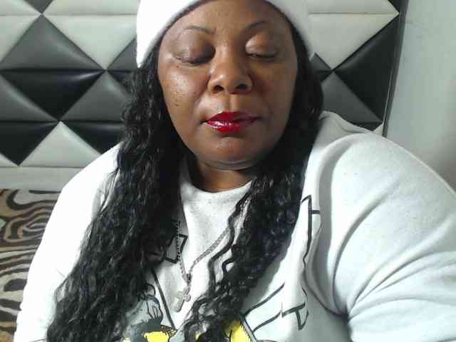 ShantalBBW webcam