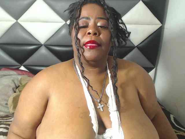 ShantalBBW webcam