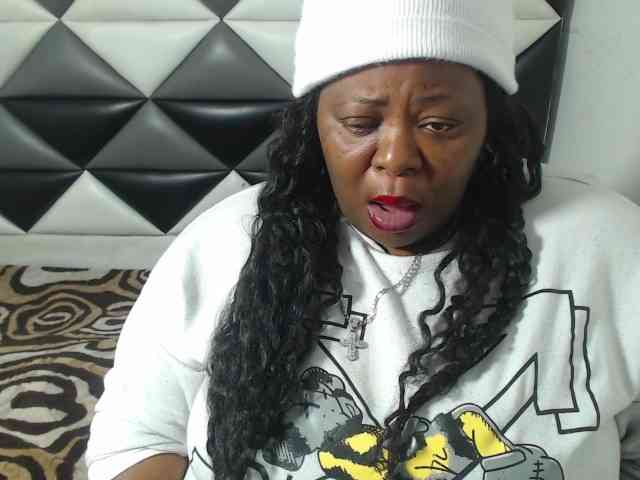 ShantalBBW webcam