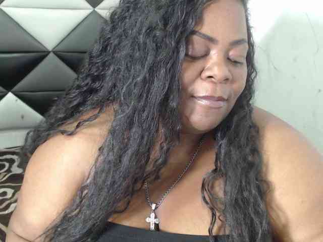 ShantalBBW webcam