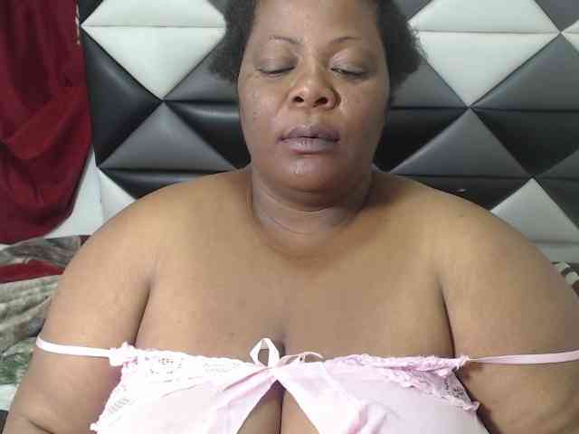 ShantalBBW webcam