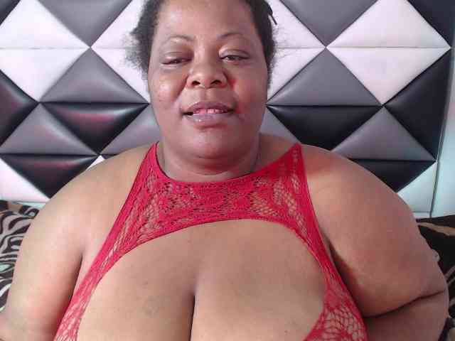 ShantalBBW webcam