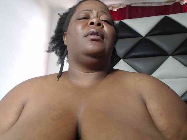 ShantalBBW webcam