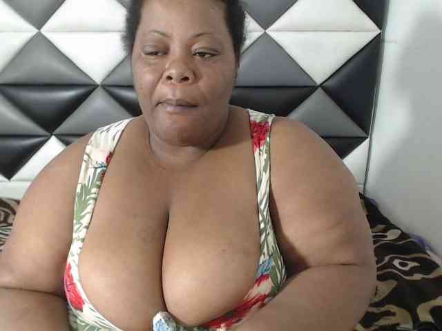 ShantalBBW webcam