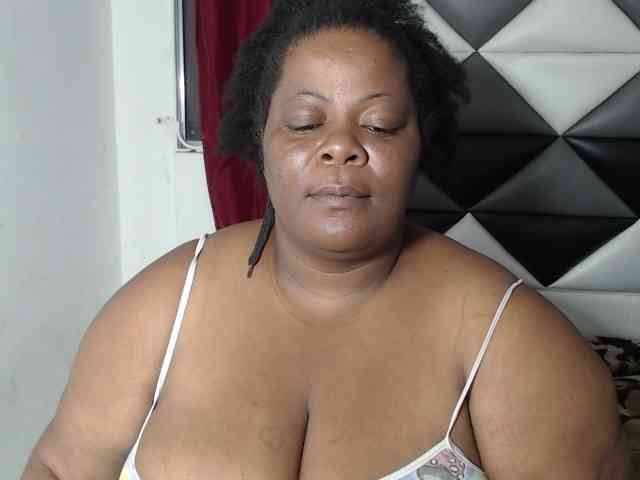 ShantalBBW webcam
