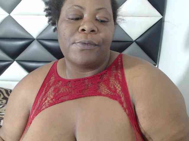 ShantalBBW webcam