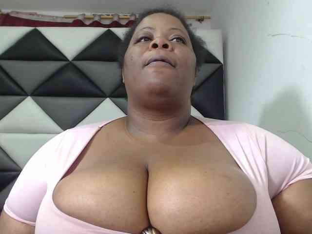 ShantalBBW webcam