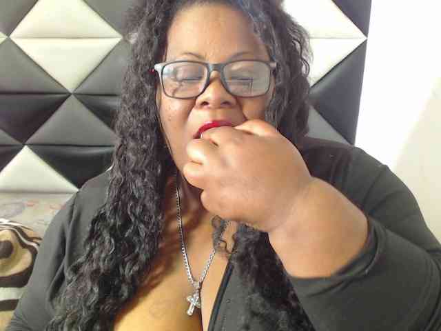 ShantalBBW webcam