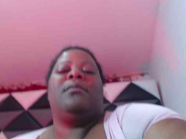 ShantalBBW webcam