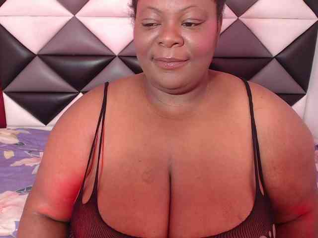 ShantalBBW webcam