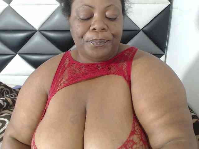 ShantalBBW webcam